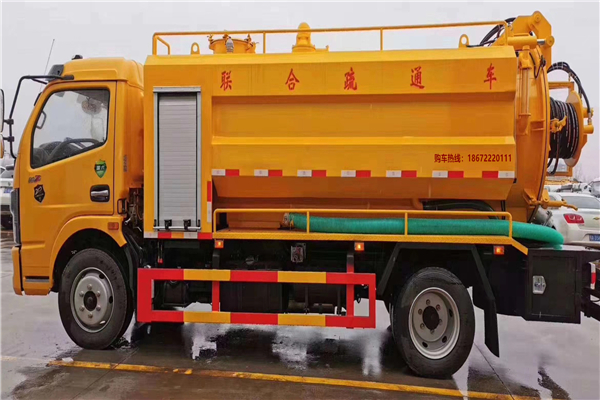 街頭不起眼的吸污車簡直就是流動的吸金利器