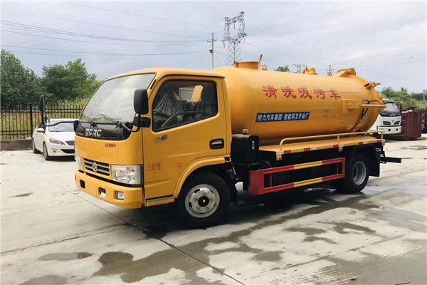 誰是專用車界的大小王，東風(fēng)多利卡吸污灑水冷藏車等為生活而服務(wù)