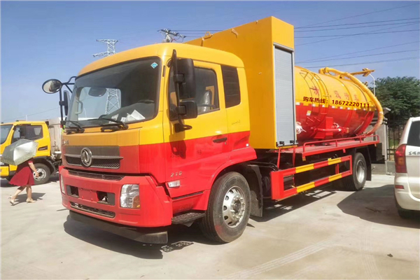 絕對稱的上是好車！東風天錦帶副發羅茨泵清洗吸污車
