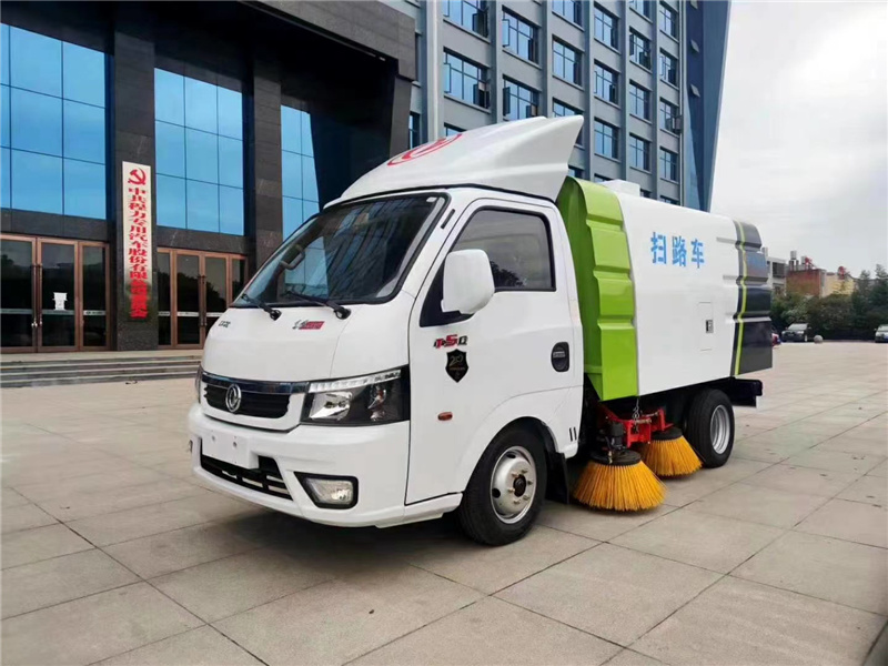 東風(fēng)途逸掃路車物業(yè)，小區(qū)環(huán)衛(wèi)首選車身比較小巧靈活，純電動(dòng)、汽油、柴油三種動(dòng)力可供選擇