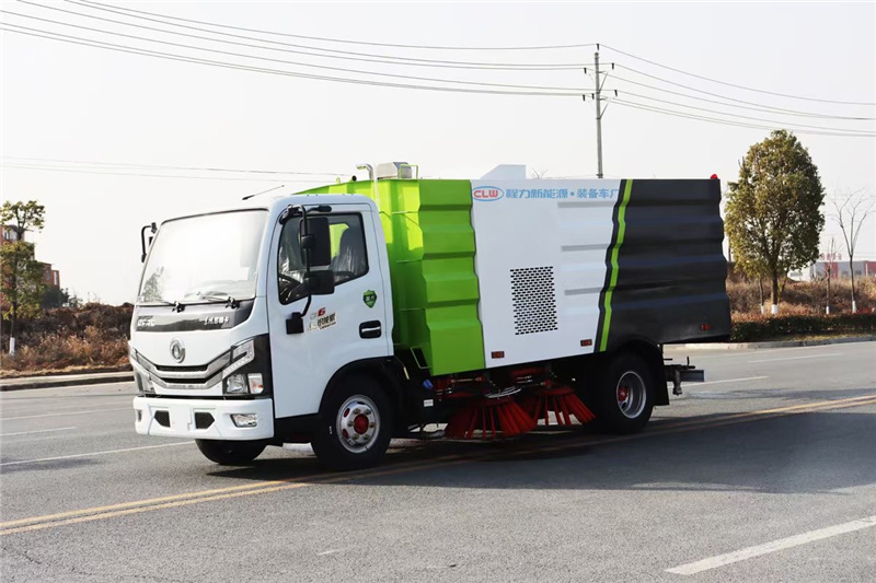 東風(fēng)小多利卡掃路車買一臺(tái)車一年就能回本，縮減人工成本、管理成本，您還在等什么呢