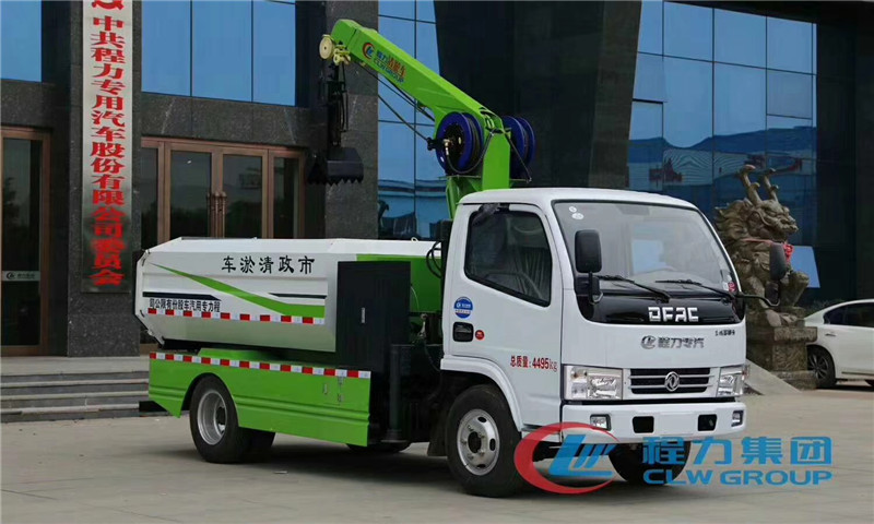 多利卡聯(lián)合清淤疏通車能挖取到12米深度窯井垃圾，清淤率達95%