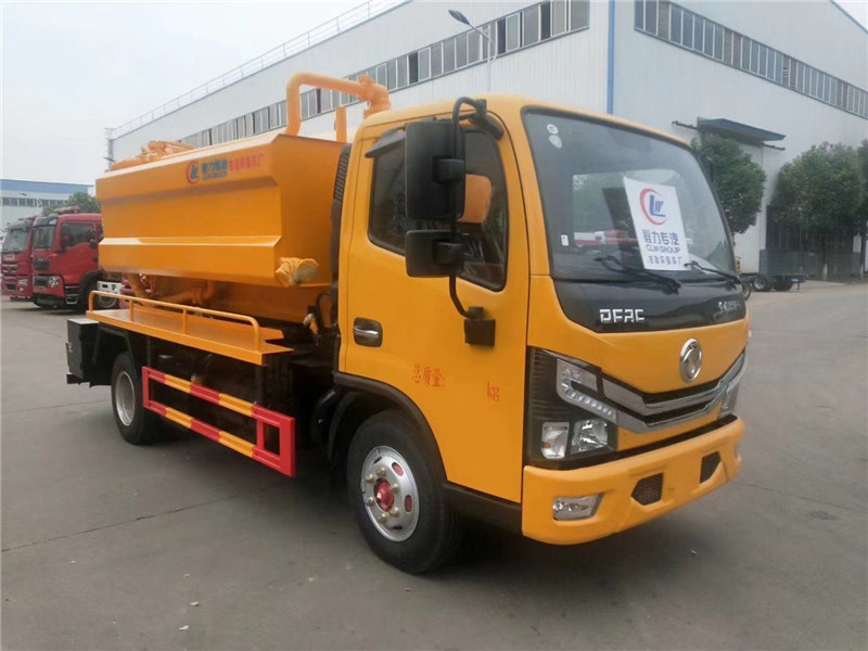 東風多利卡高壓清洗吸污車結(jié)合高壓清洗車和吸污車的功能于一身