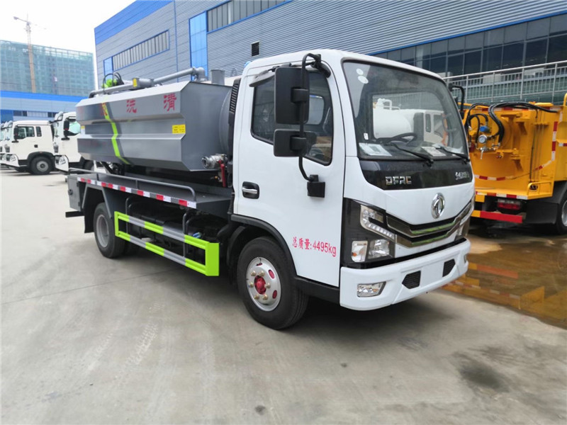 東風(fēng)多利卡國六管道疏通車集沖洗、疏通、吸污、反排功能于一體