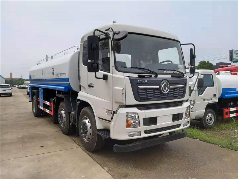 程力東風10噸灑水車罐體外可用發泡或巖棉加裝保溫層起保溫功能