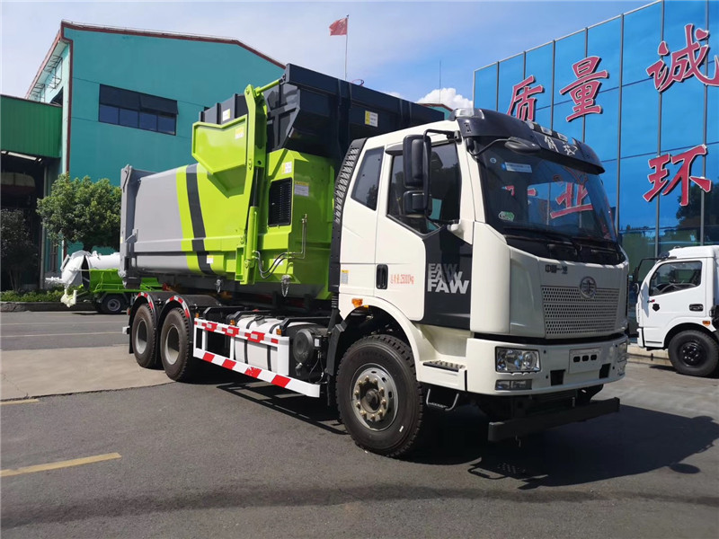 東風8方壓縮式垃圾車箱體采用武鋼優(yōu)質(zhì)Q345錳鋼制作