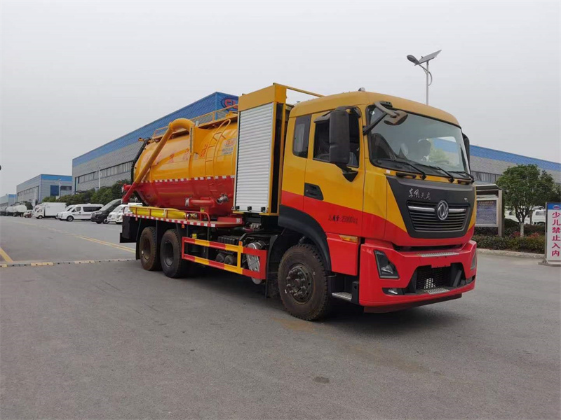 東風(fēng)天龍清洗吸污車工地大流量搶修排水車首選：吸污疏通更效率