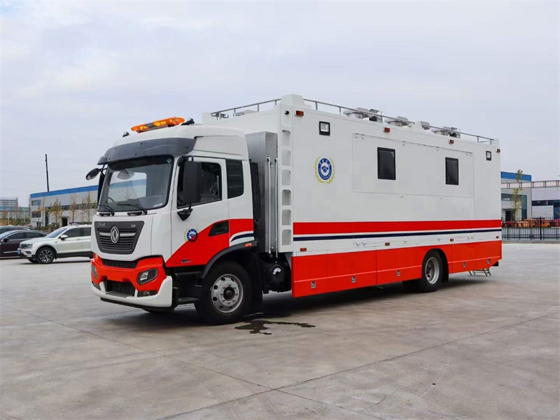 東風(fēng)天錦應(yīng)急餐車，適合野外后勤保障，拉練，培訓(xùn)戶外拓展訓(xùn)練均可