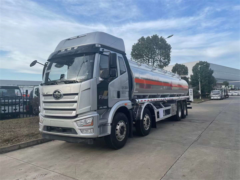 前四后八鋁合金運(yùn)油車全系現(xiàn)車促銷