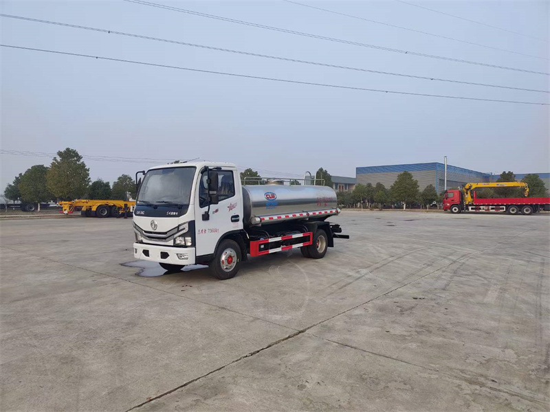 山泉飲用水運輸車罐體免漆，亮晶晶