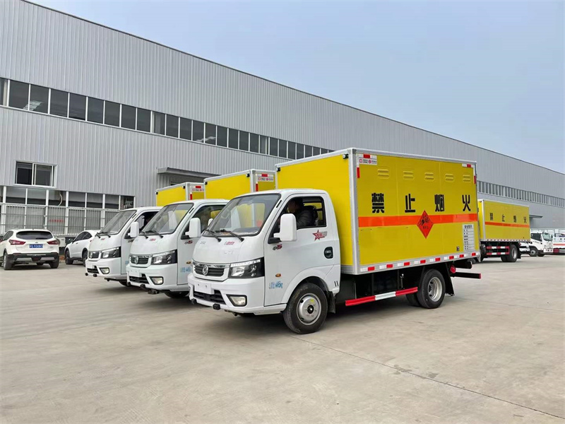 東風途逸爆破器材運輸車