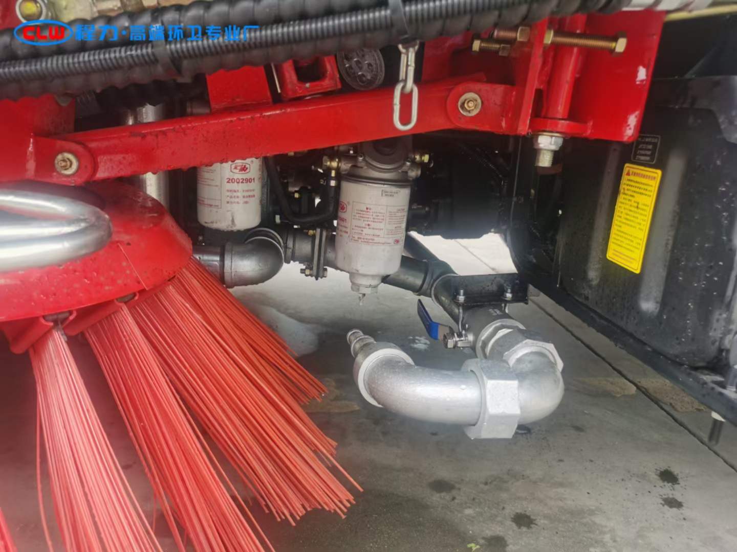 掃路車、洗掃車、吸塵車、干掃車到底有什么區(qū)別