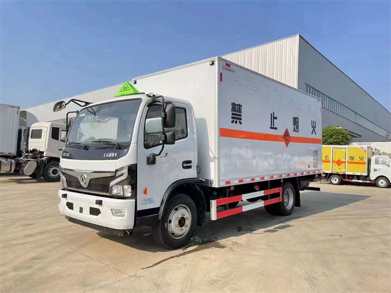 東風福瑞卡5.15米爆破器材運輸車