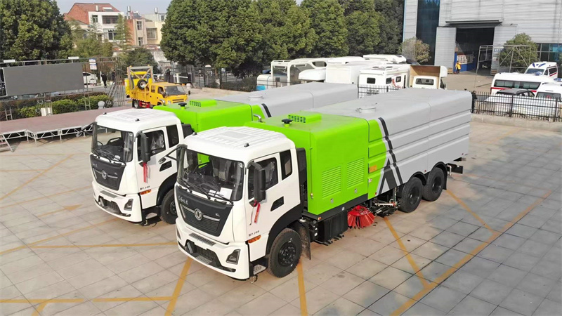 東風(fēng)天龍后雙橋22方洗?掃車